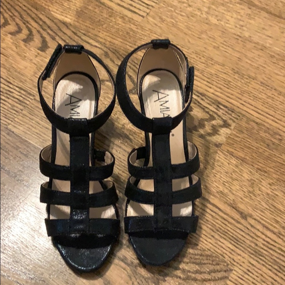 Amina’s black girls dress shoes